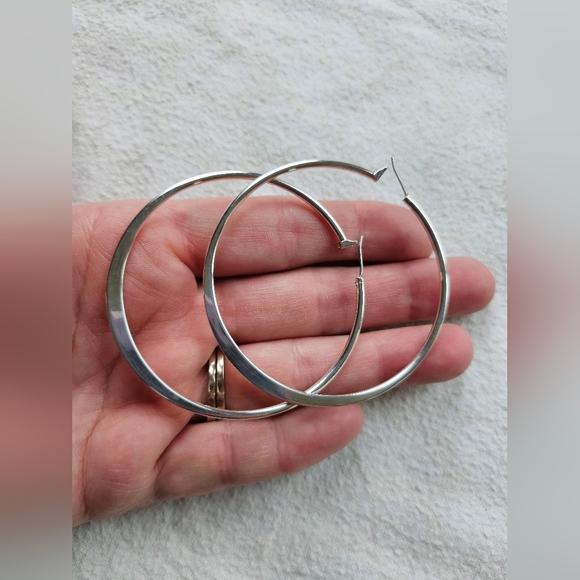 Premier Designs On The Town Silver Plated Hoop Earrings, Large, Reflective, NIB - Picture 5 of 16